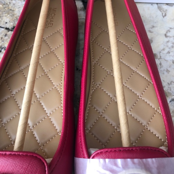 NIB Michael Kors Lillie Fulton Flats Berry SZ 9.5 - Picture 6 of 7